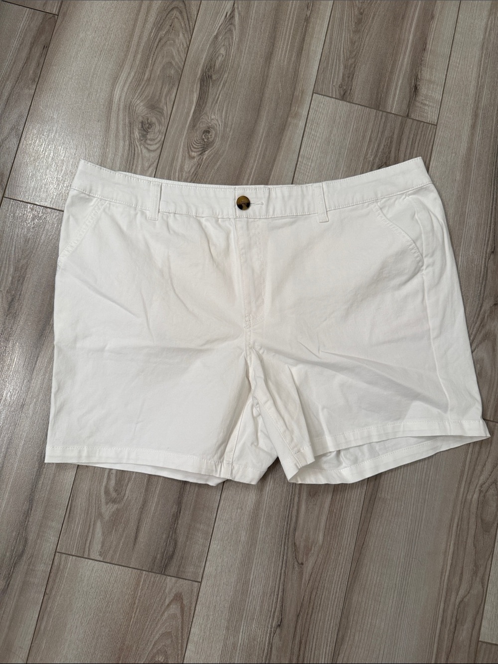 Classic White Cotton Shorts - 18W